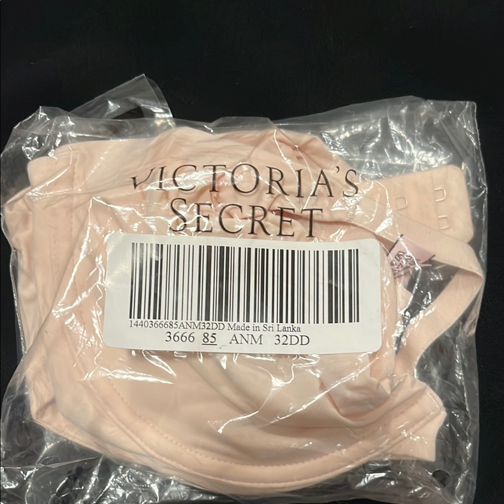 Victoria's Secret Women's Intimates in Cream